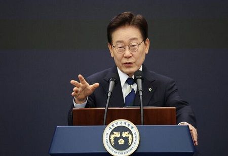 South Korea's Lee Begins NATO, Mongolia Diplomatic Tour